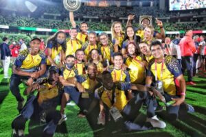 La fête finale !  Les Colombiens qui étaient à la cérémonie de clôture des JO