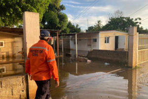 La montée des rivières Orinoco et Caroní affecte davantage de familles à Bolívar