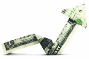 Les avantages et les inconvénients d&rsquo;un dollar au-dessus de 4 000 $