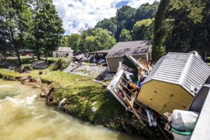 Plusieurs morts et plus de 30 disparus dans les inondations au Tennessee