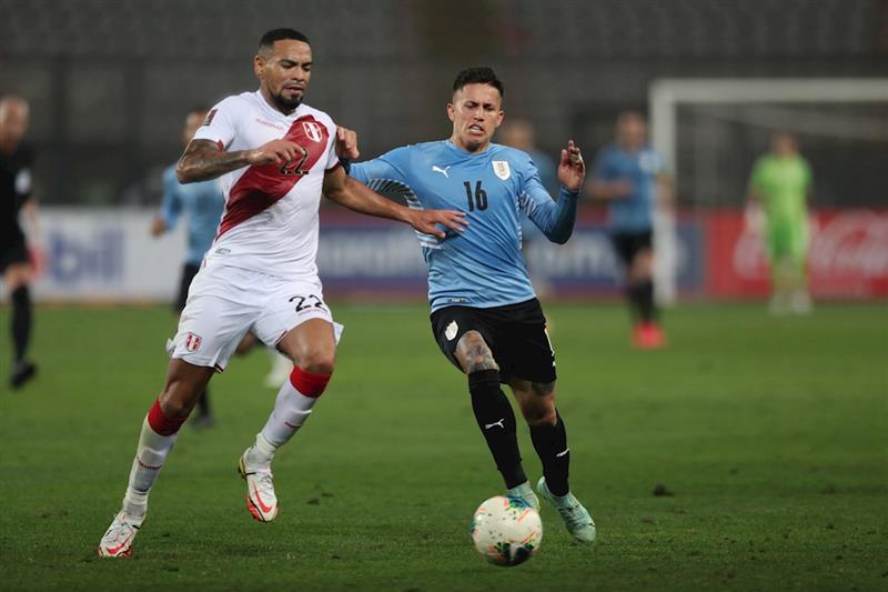 Dans les tableaux le duel entre le Pérou et l'Uruguay a été laissé.  Photo : EFE