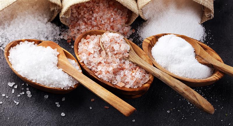 Vous pouvez utiliser du sel de mer ou du sel traditionnel.  Photo : Shutterstock