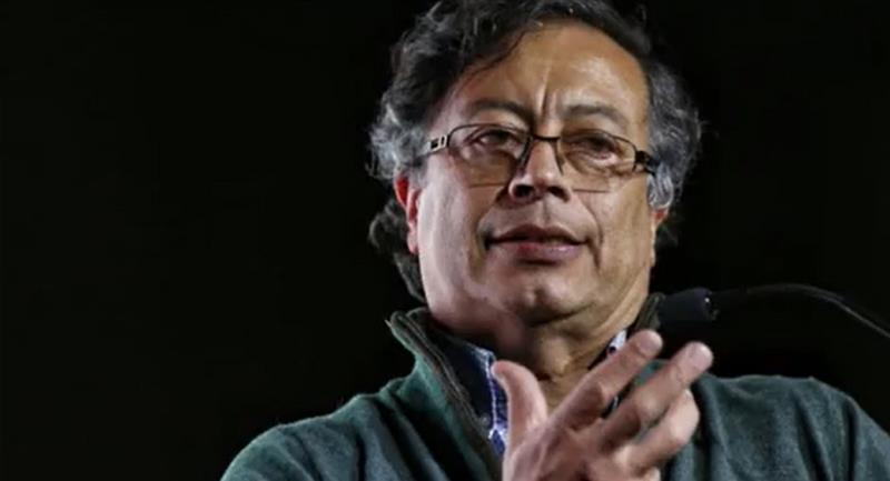 Gustavo Petro estime qu'un certain nombre de Colombiens qui possèdent des terres improductives doivent être taxés.  Photo : Twitter @petrogustavo