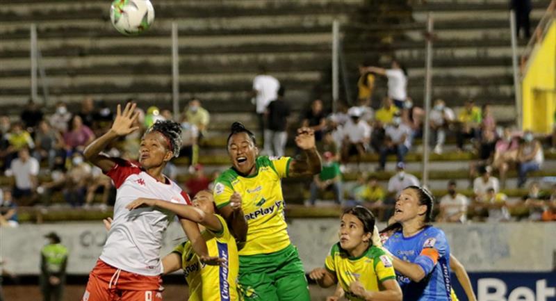 Huila contre Santa Fe. Photo : Twitter @LeonasSantaFe