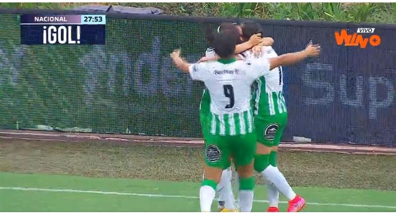 Daniela Muñoz a inscrit un doublé lors de la victoire de Nacional.  Photo: Twitter Win Sports