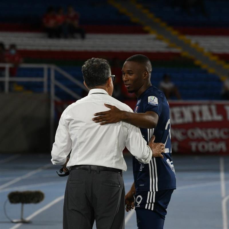 Juan Carlos Osorio et Juan David Mosquera.  Photo : Twitter @Dim_Oficial