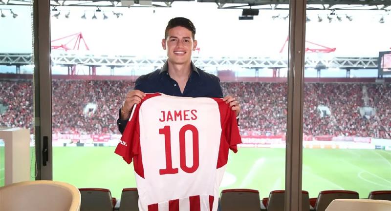 Le Colombien a signé pour le club grec après un an au Qatar.  Photo : Twitter @olympiacosfc