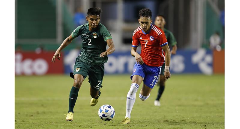 L'équipe nationale chilienne a réussi à marquer après 18 minutes de la première mi-temps lors de la victoire 1-0 contre les Boliviens dans le sous-marin sud-américain 20. Photo : EFE