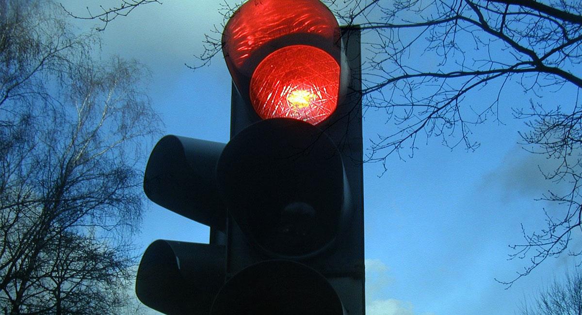 Le feu de circulation de Bogotá qui ne dure pas du tout au feu rouge et que même un flash ne peut passer