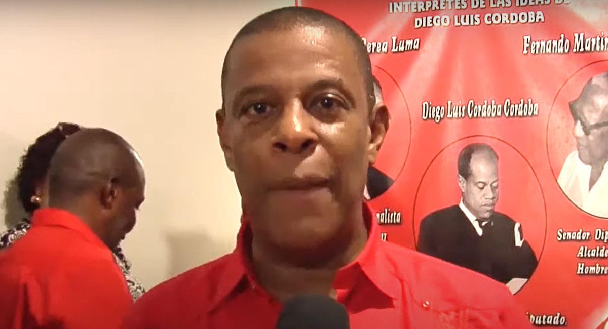 Le gouverneur du Chocó suspendu, Ariel Palacios, a repris son poste à la dure