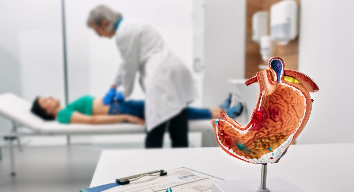 Si vous souffrez d'inflammation de l'estomac, vous devriez éviter ces sept aliments