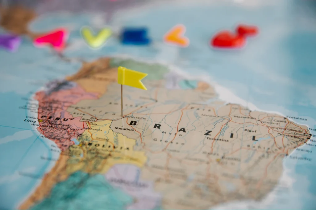 Carte avec les frontières du Brésil, colorée, montrant l'Amérique du Sud