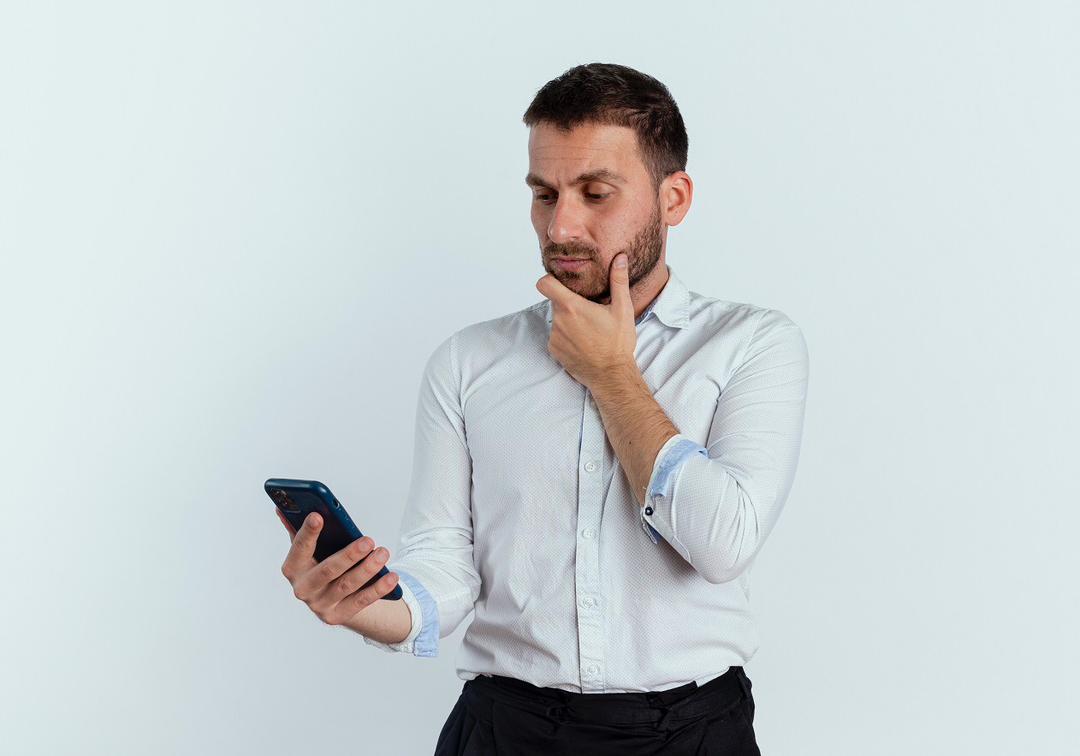 Détectez rapidement les fausses applications mobiles