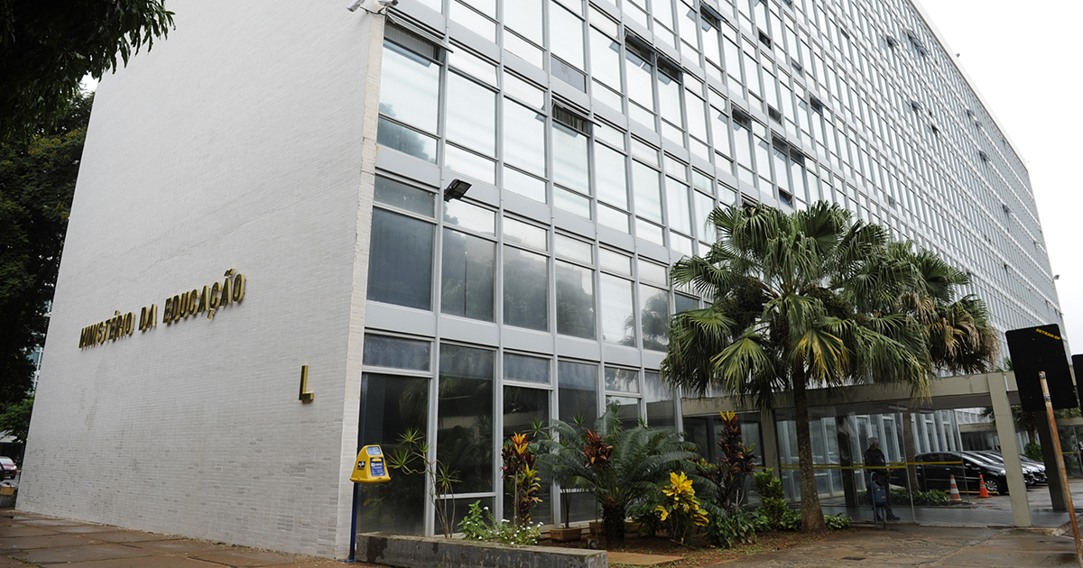 L'USP envoie des contributions sur le nouvel enseignement secondaire pour consultation publique par le MEC – Jornal da USP