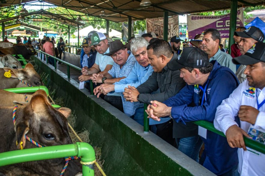 Le ministre Castro Soteldo clôt la Foire agricole Falcón 2023