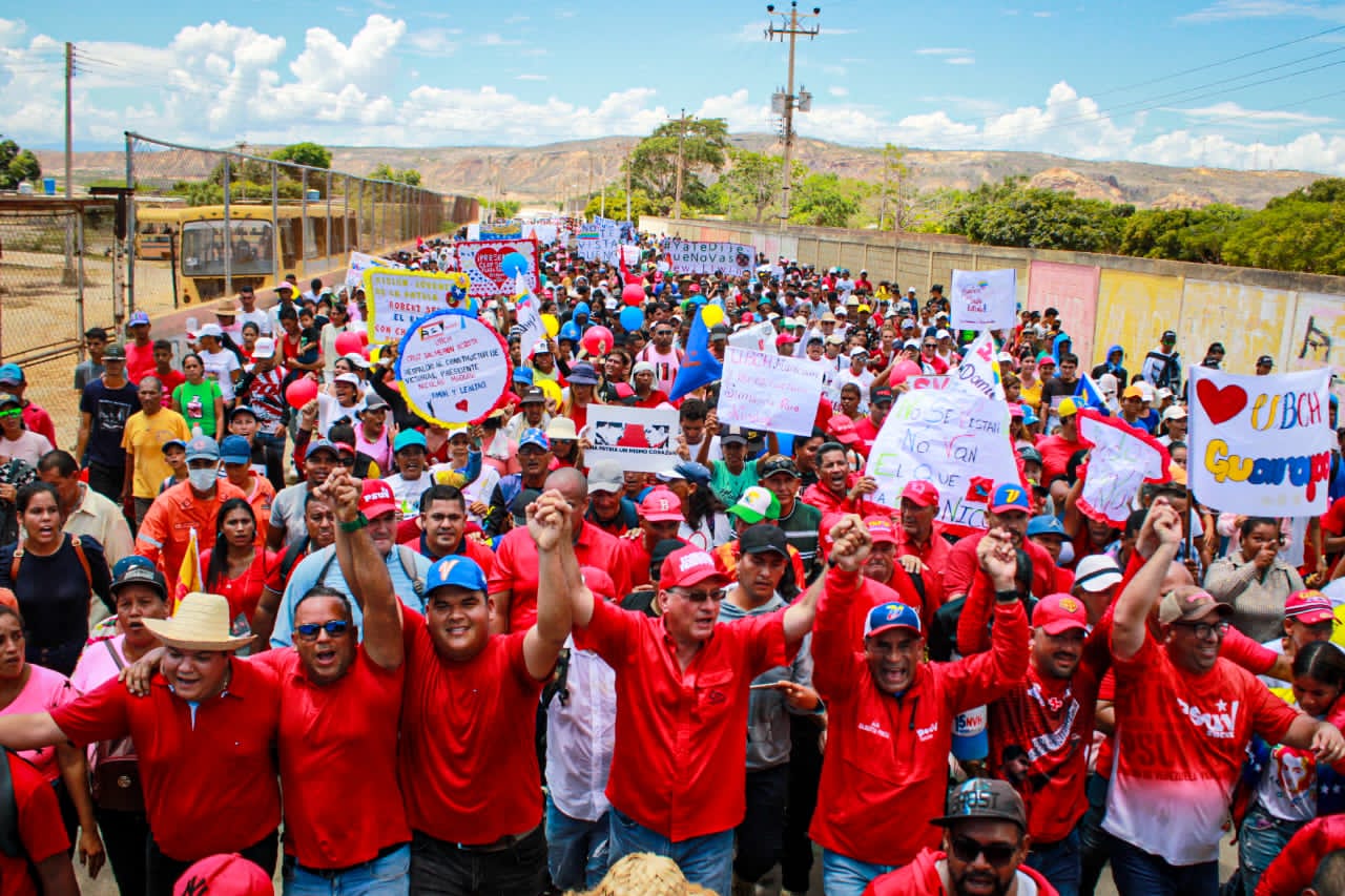 Des militants du PSUV mobilisés à Araya contre les sanctions