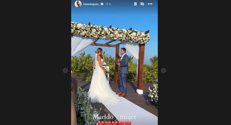 Les invités au mariage ont partagé quelques moments de la cérémonie.  Photo : Instagram @issavasquez_