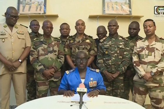 La junte militaire au Niger suspend les accords militaires avec la France