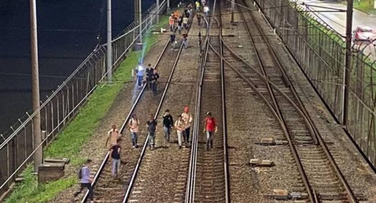 Les citoyens sur le chemin de fer ont causé davantage de retards dans le service de métro