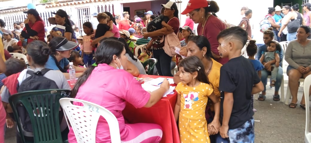 Love in Action Plan dessert plus de 2 000 personnes à Nueva Esparta