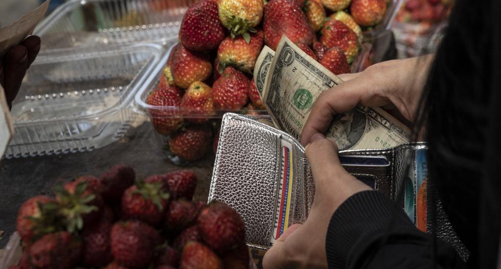 « Le boom est terminé » à cause de l’inflation élevée : les Vénézuéliens regrettent une dollarisation passagère