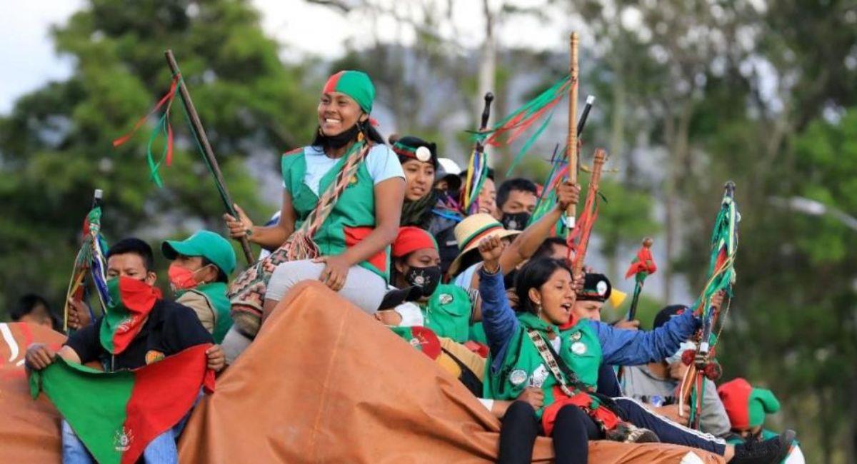 Pour défendre leurs droits et leurs peuples ancestraux, les minga arrivent à Bogotá pour participer à la marche