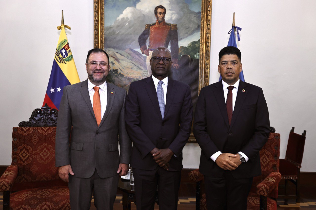 Le Venezuela et la Namibie examinent leurs accords de coopération politique et économique