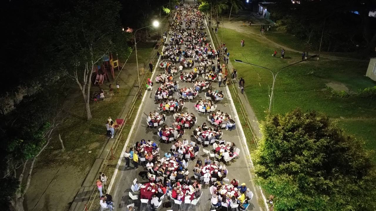 Ils organisent le plus grand dîner de Noël du pays à Yaracuy
