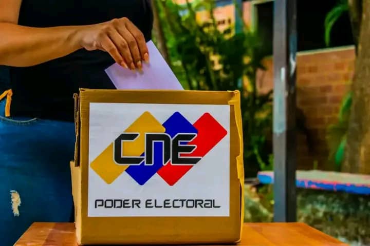 La CNE ratifie la victoire du OUI au référendum avec la transmission de 99,89% des voix