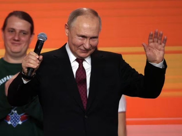 Le Parti Russie Unie ratifie son soutien à la candidature de Poutine