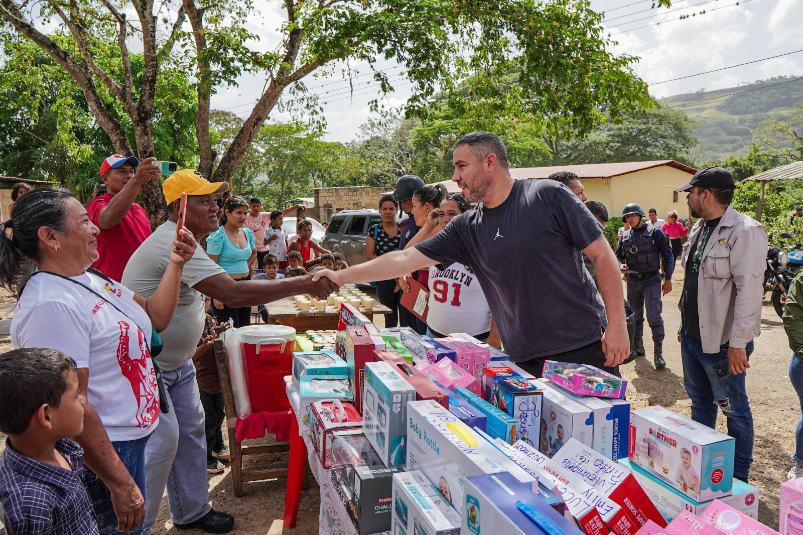 Plus de 400 mille jouets livrés à Anzoátegui pour ce Noël