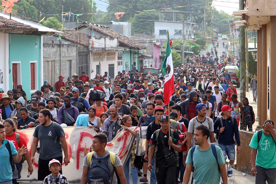 Une caravane de migrants avance vers les États-Unis malgré les accords avec le Mexique