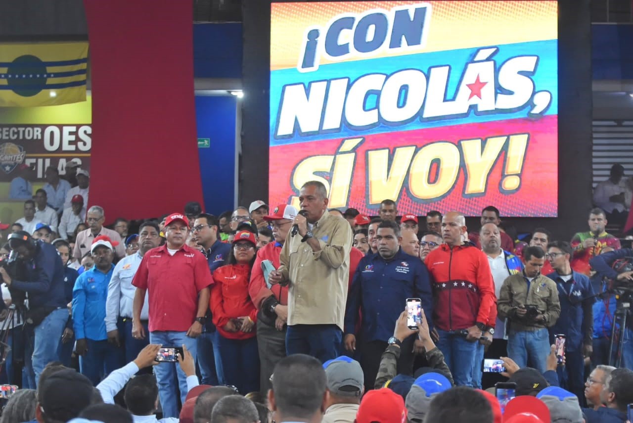 Guayana Working Class joue avec Nicolás Maduro