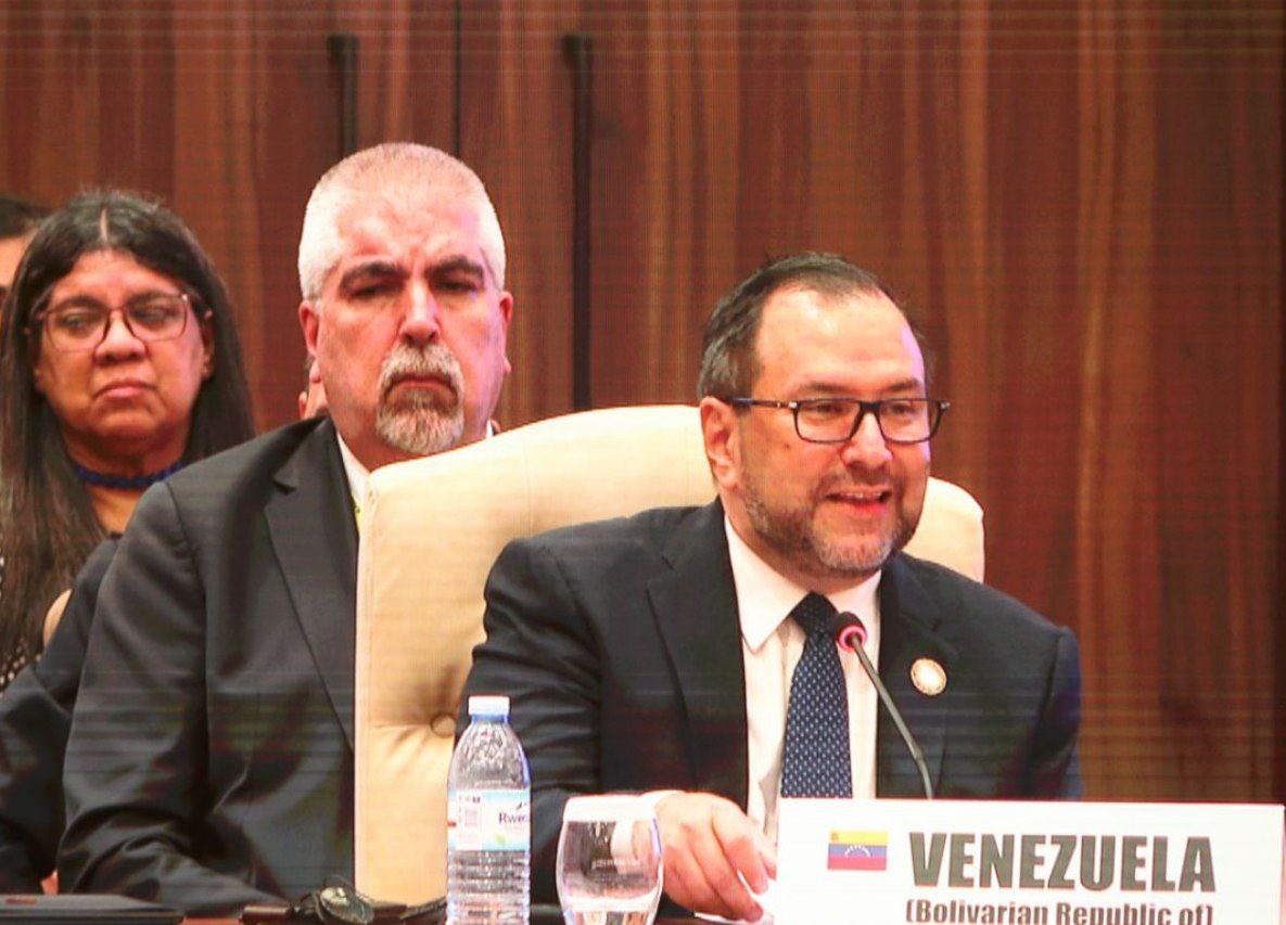 La diplomatie bolivarienne appelle à un élan lors de la Conférence internationale de la paix