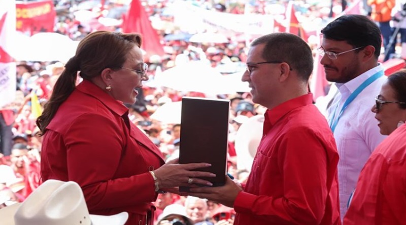 Le Honduras accorde l'Ordre Francisco Morazán au président Nicolas Maduro