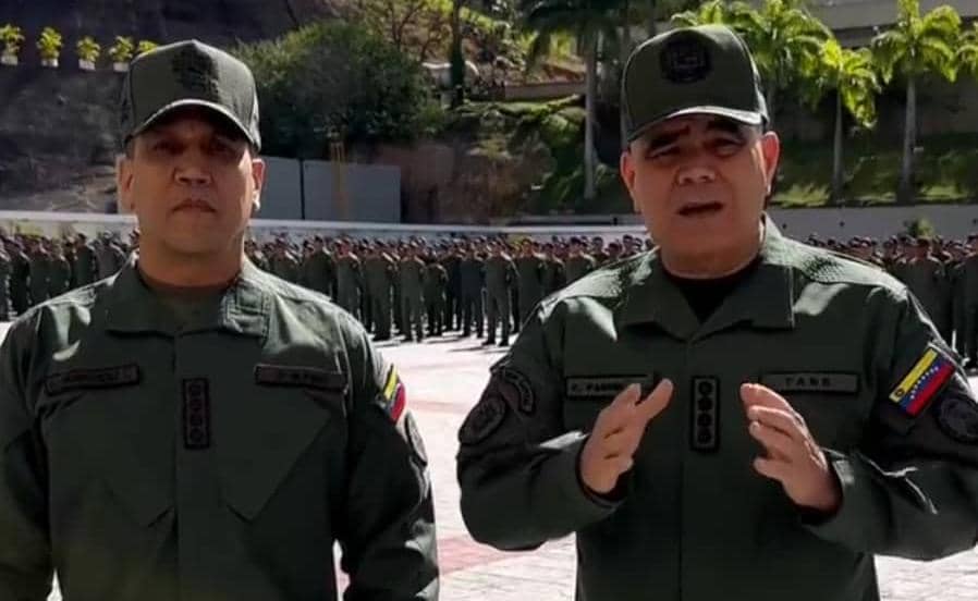 Padrino López expulse et rétrograde 18 soldats des FANB