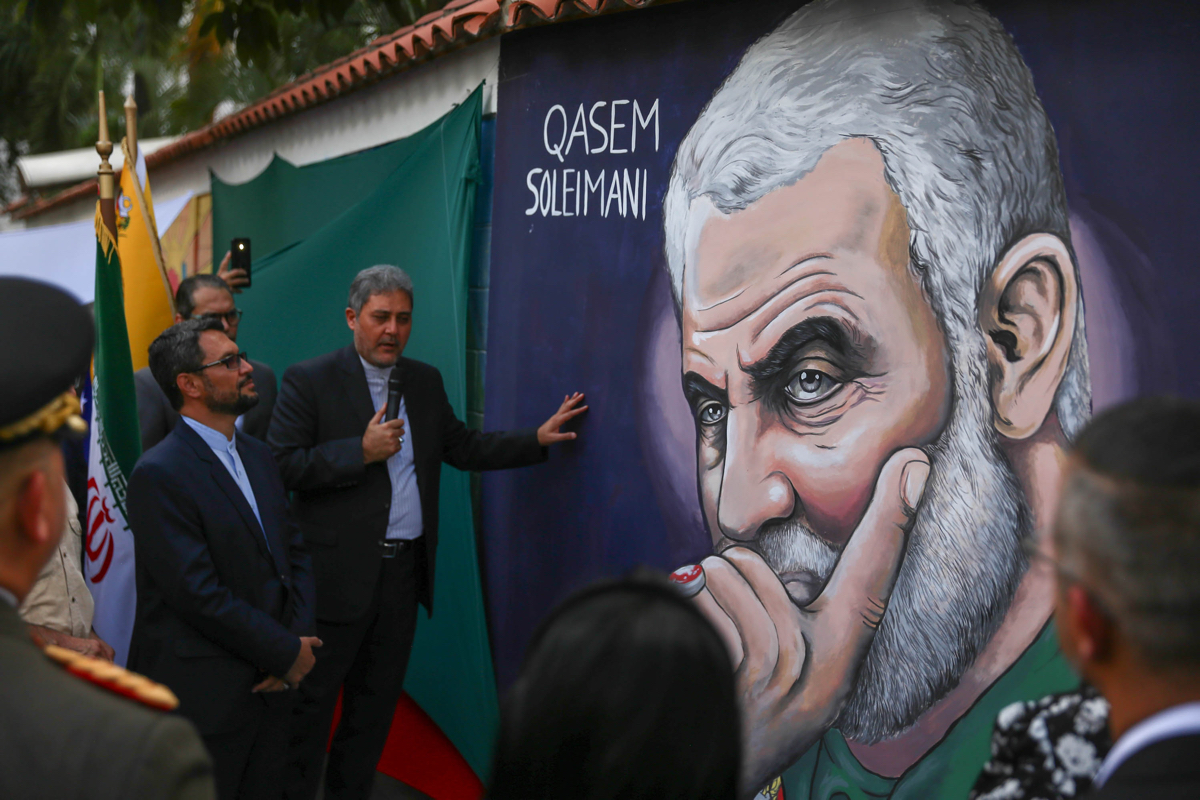Une fresque murale commémorative en l'honneur du général iranien Qassem Soleimani dévoilée