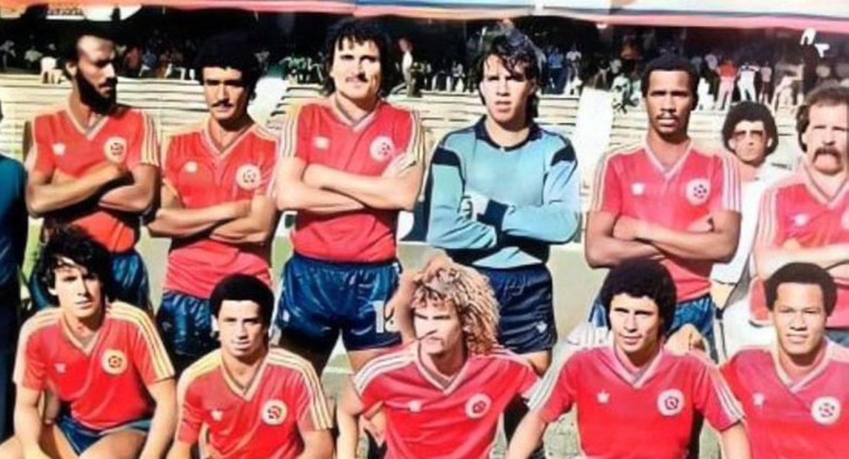 La IA escogió la mejor formación de la selección Colombia en la historia. Foto: Twitter @AmericaStore_Co