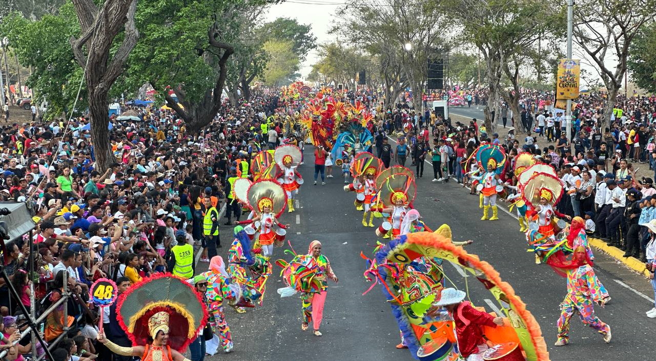 Plus de 50 000 personnes ont rempli le calypsodrome de Ciudad Guayana