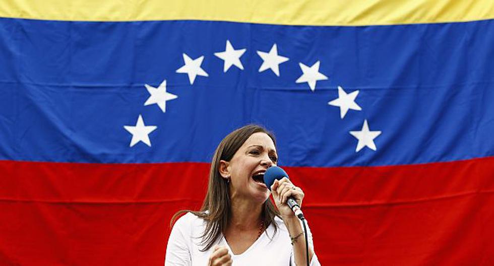 The Economist : Maduro se moque de Biden en opposant son veto à son adversaire Machado