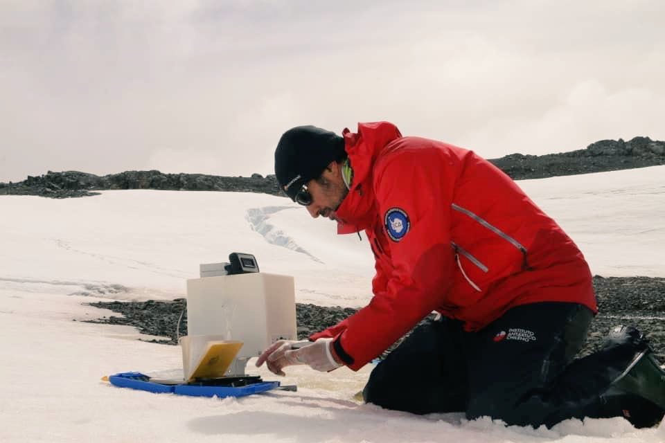 Un scientifique vénézuélien mène des recherches sur des sites de l'Antarctique