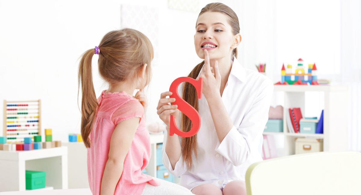 Crean dispositivo para hablar sin usar las cuerdas vocales. Foto: Shutterstock