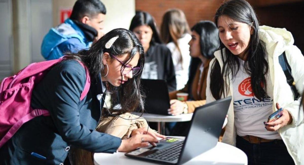 Todos a la U ofrece más de 1.600 becas 100% virtuales. Foto: Twitter Alcaldía de Bogotá