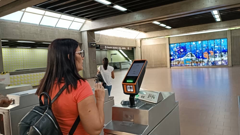 Ils modernisent les tourniquets pour collecter les titres de transport dans le métro