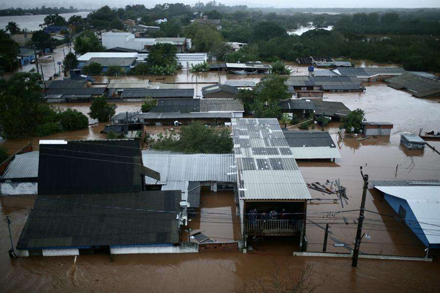 Les inondations dues aux fortes pluies coûtent la vie à 40 personnes au Brésil