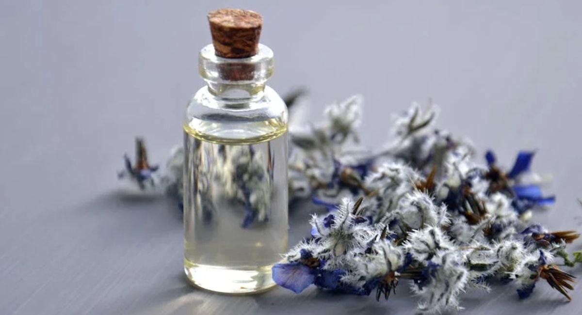 Perfume natural para el cabello. Foto: Pexels