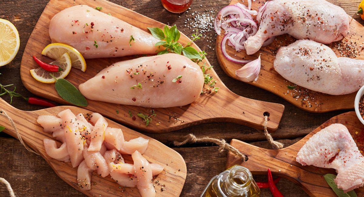 Cuida tu salud evitando este error al cocinar pollo. Foto: Shutterstock