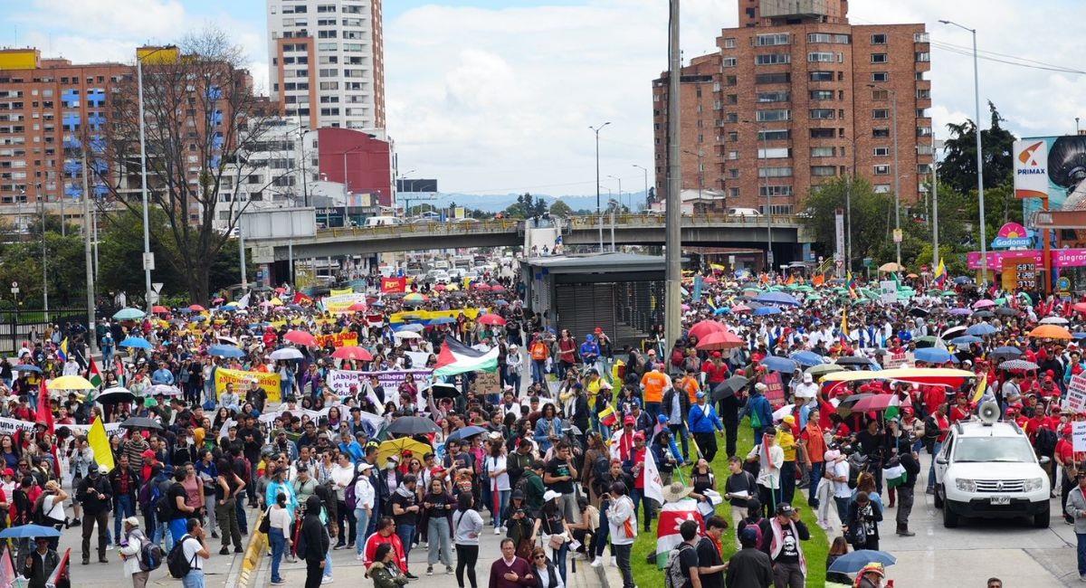 Así luce la Calle 26 en la movilización de este lunes, 17 de junio. Foto: Twitter @fecode
