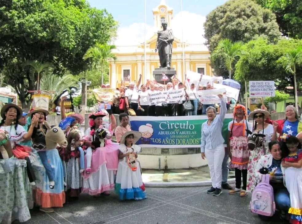 Les grands-parents de Charallave mobilisés en soutien au président Maduro