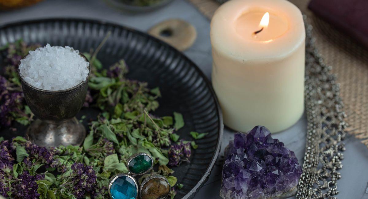 Poderoso ritual con sal para quitar la mala racha. Foto: Shutterstock
